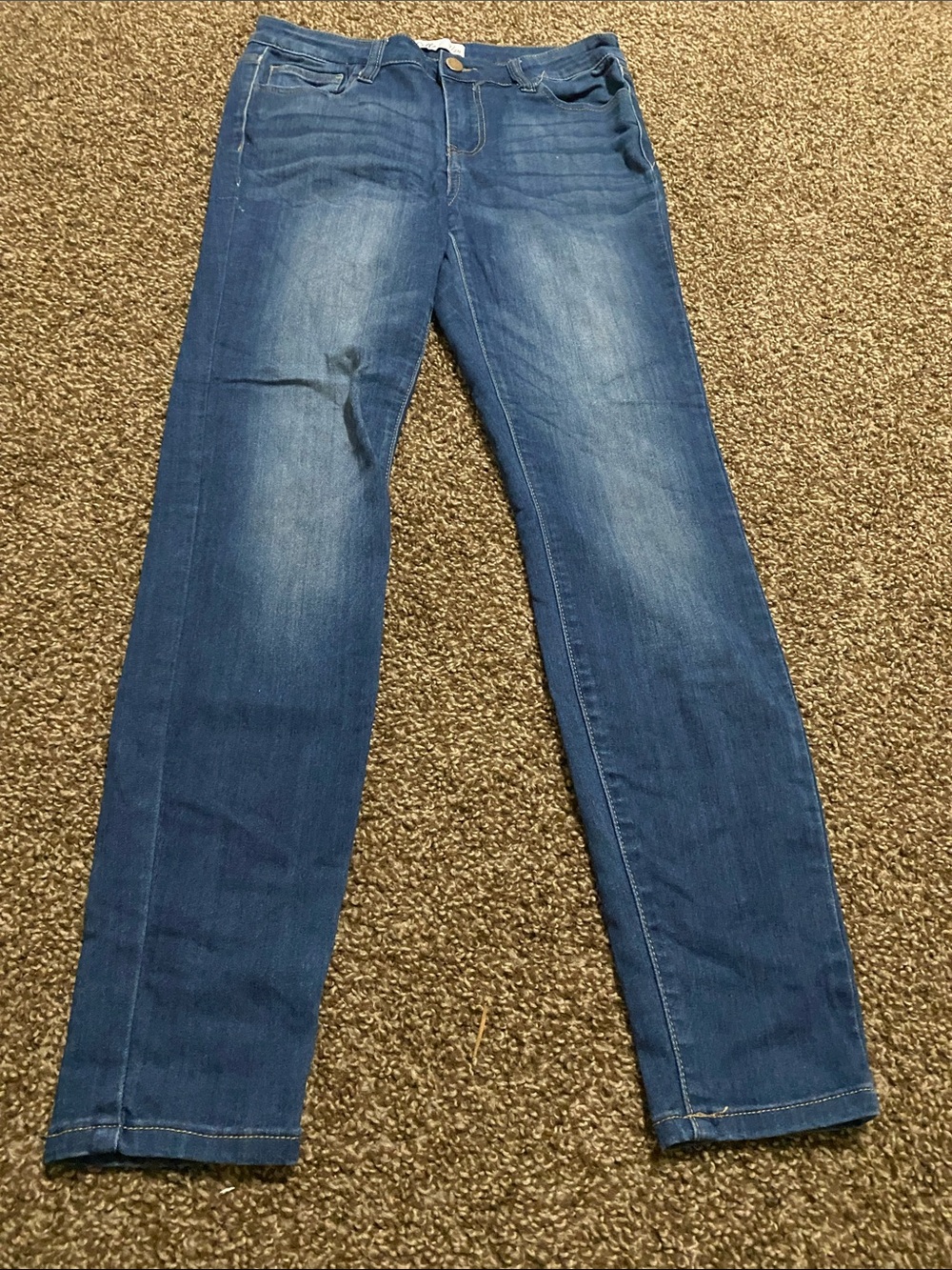 Classic Straight-Leg Jeans in Medium Blue